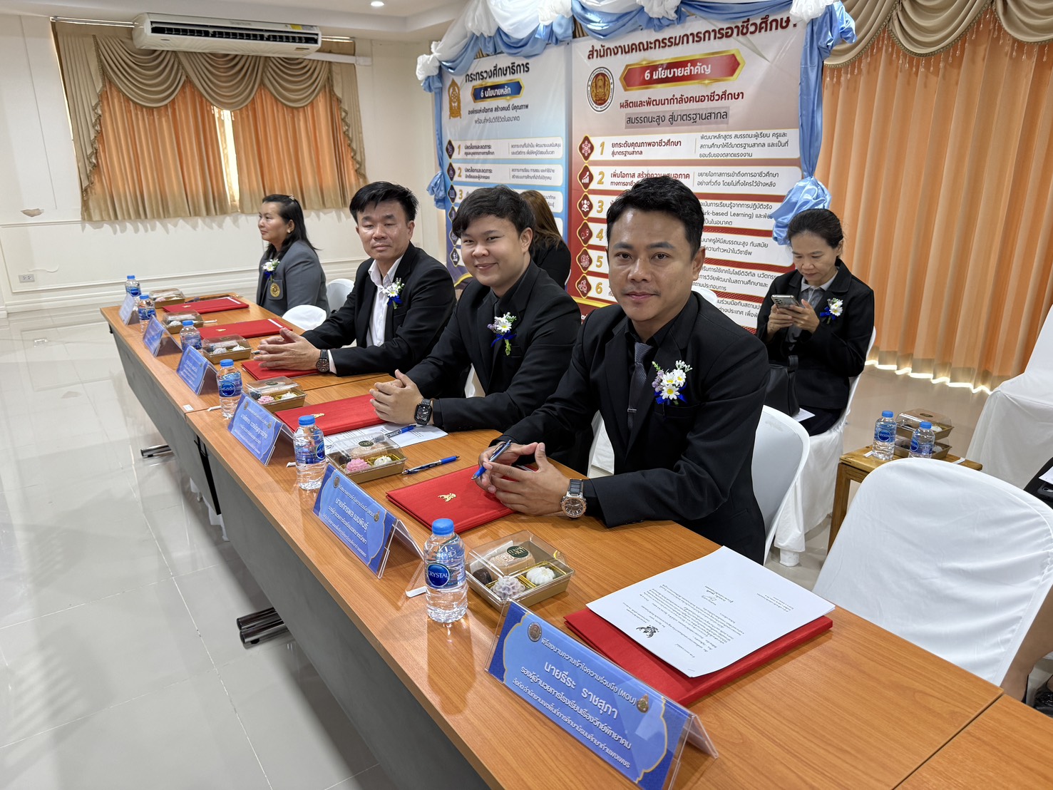 ภาพประกอบ