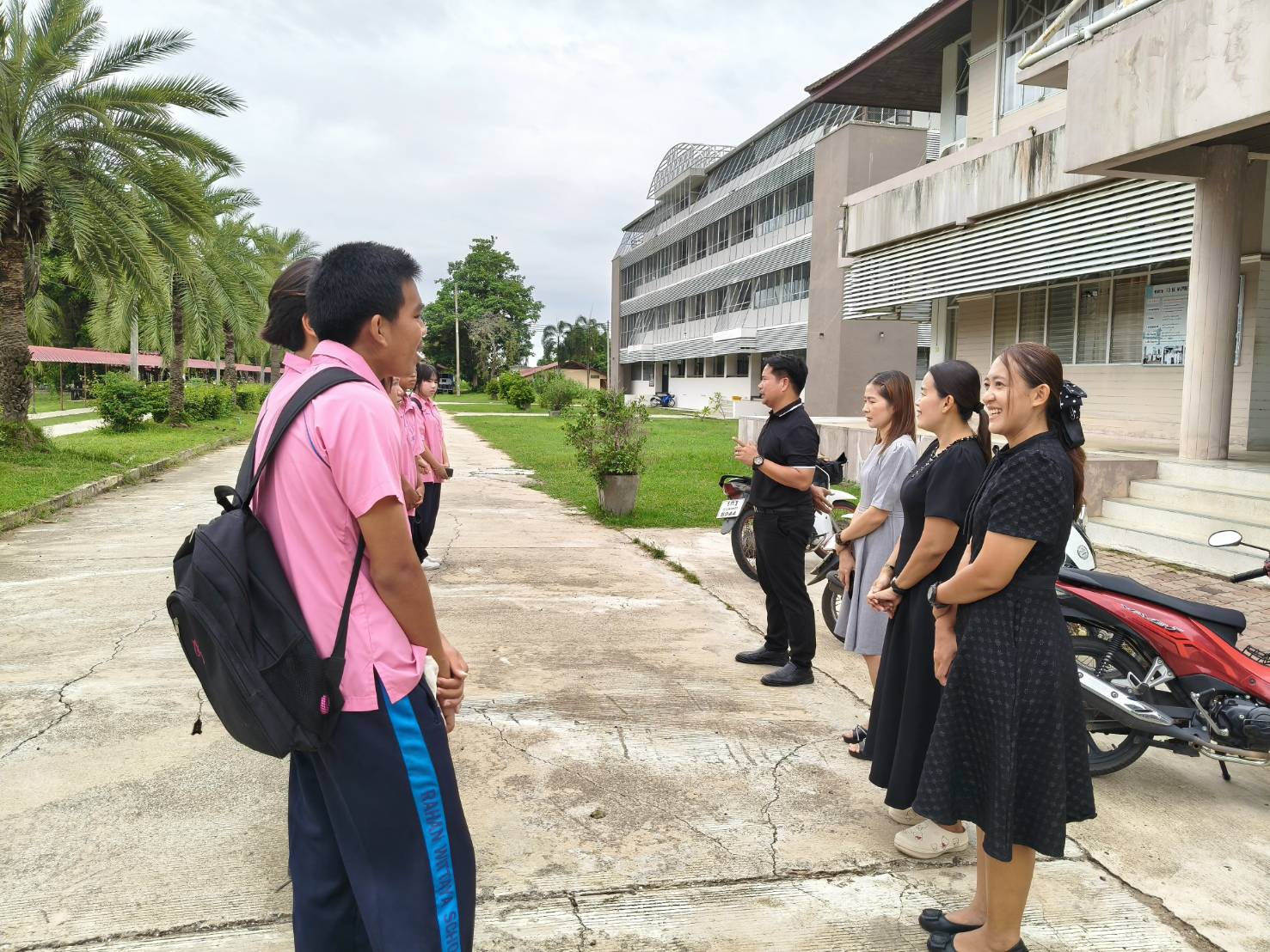 ภาพประกอบ